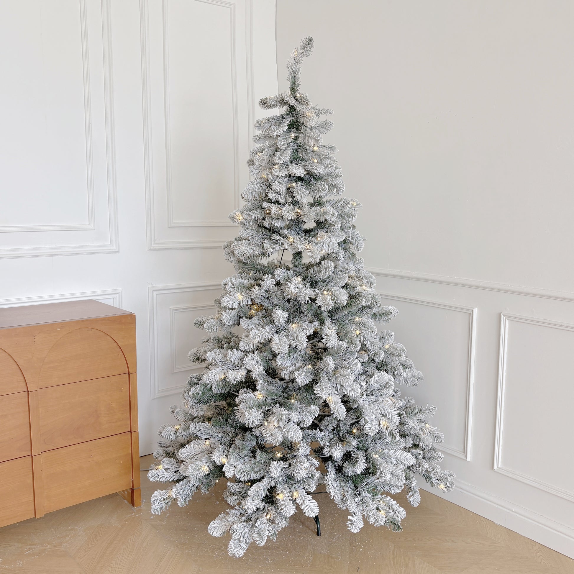 Silvanest Pre-Lit Artificial Christmas Tree with LED Warm White & Multi-Color Lights